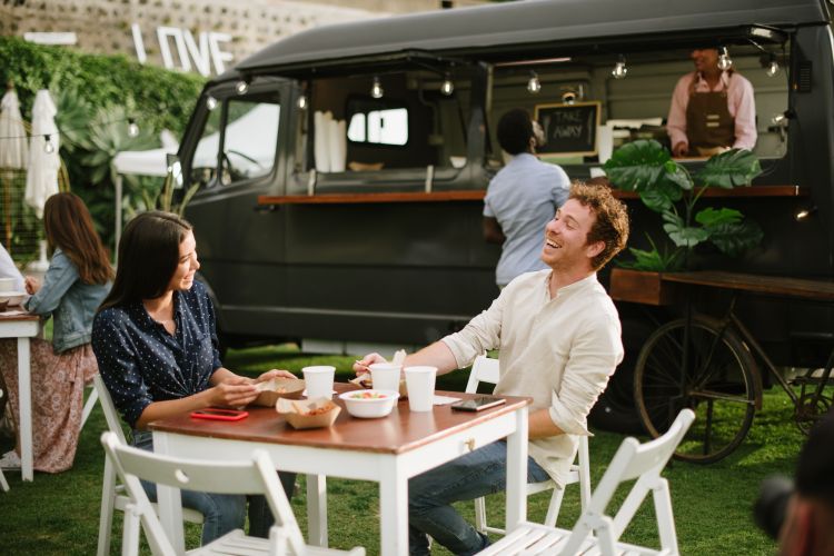 How Food Truck Catering for Corporate Events Elevates the Experience